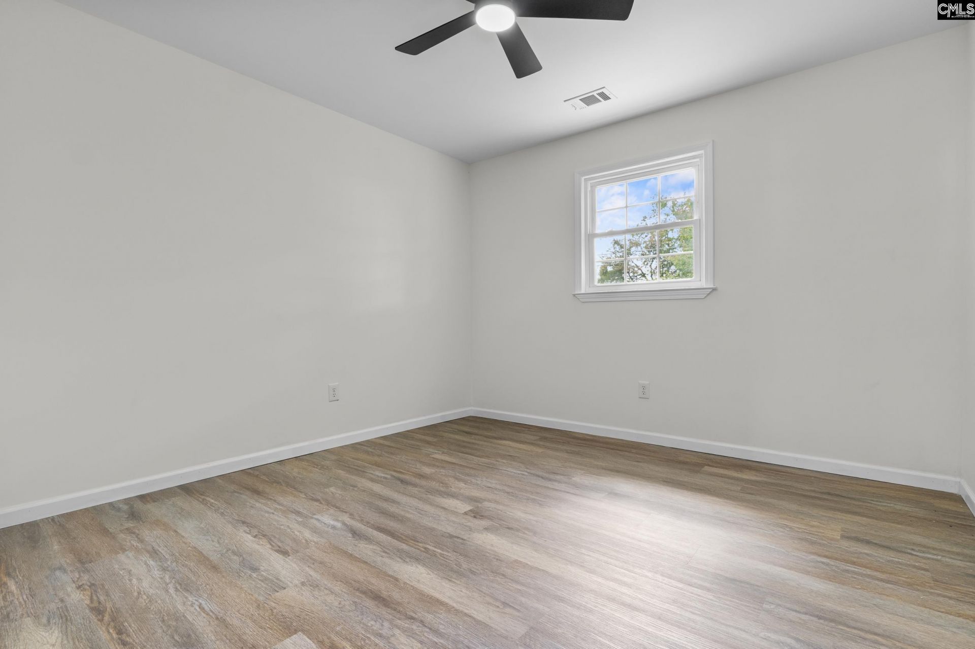 3122 Mctavish Avenue Photo 15