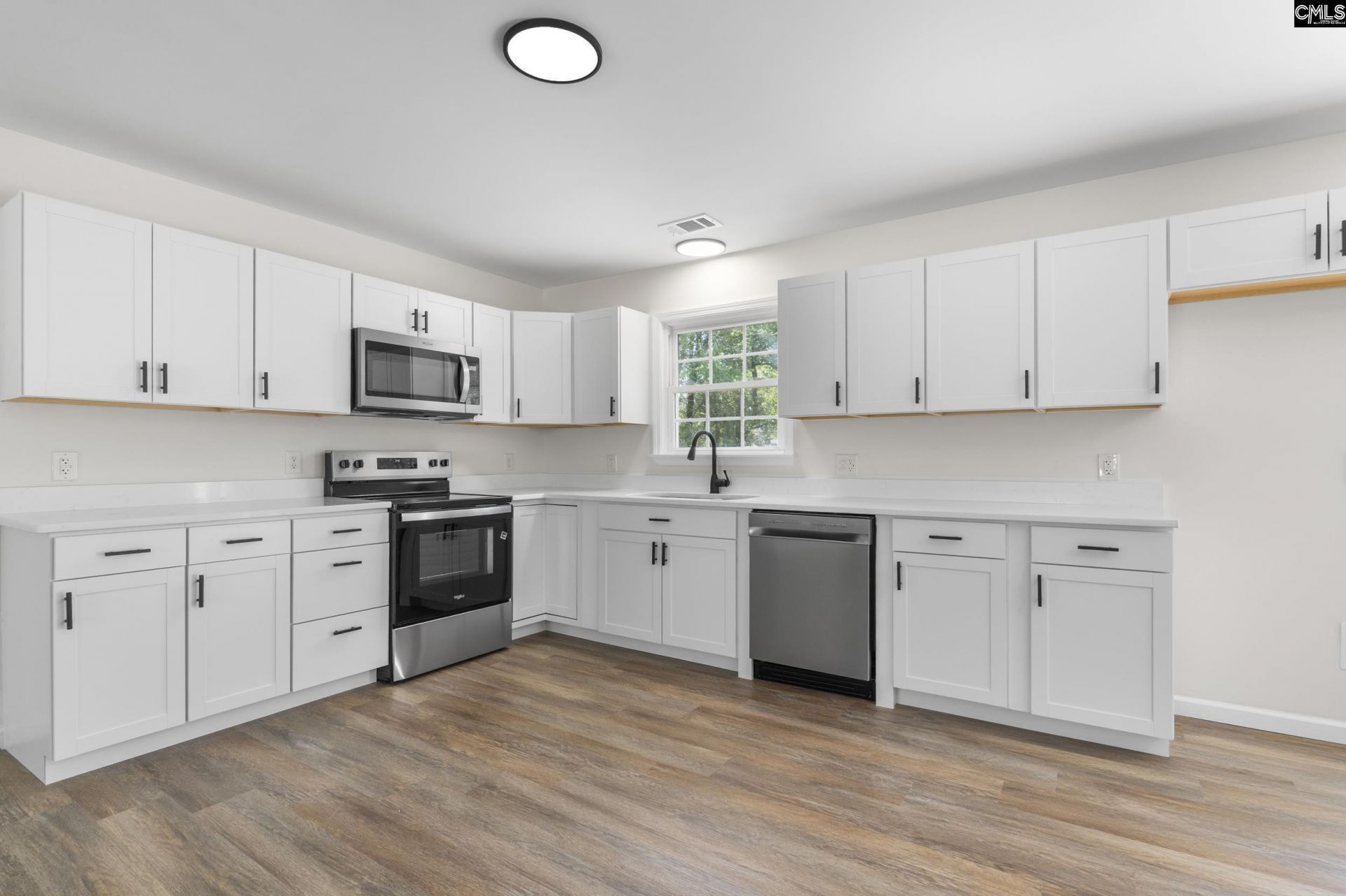 3122 Mctavish Avenue Photo 5