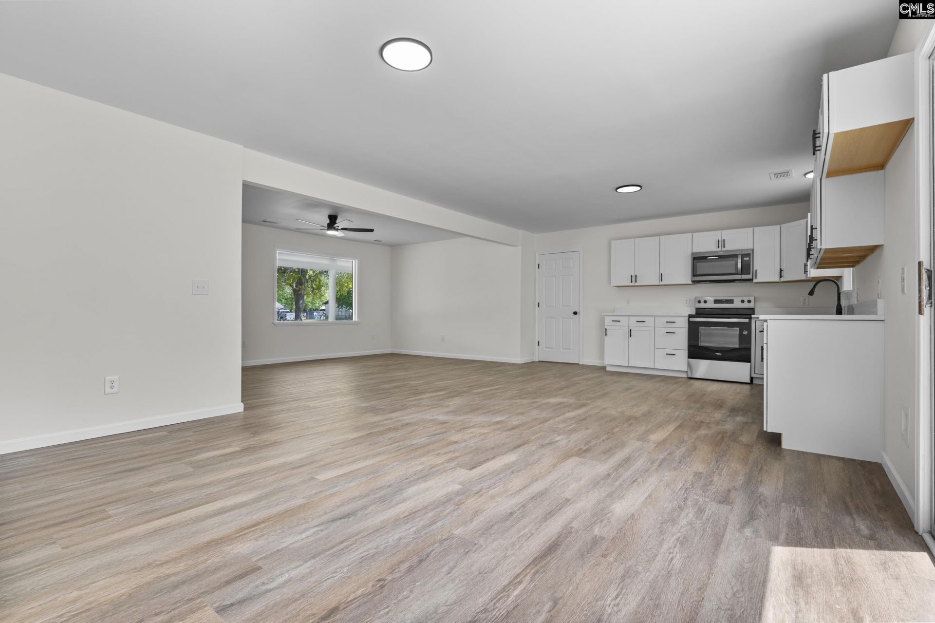 3122 Mctavish Avenue Photo 9