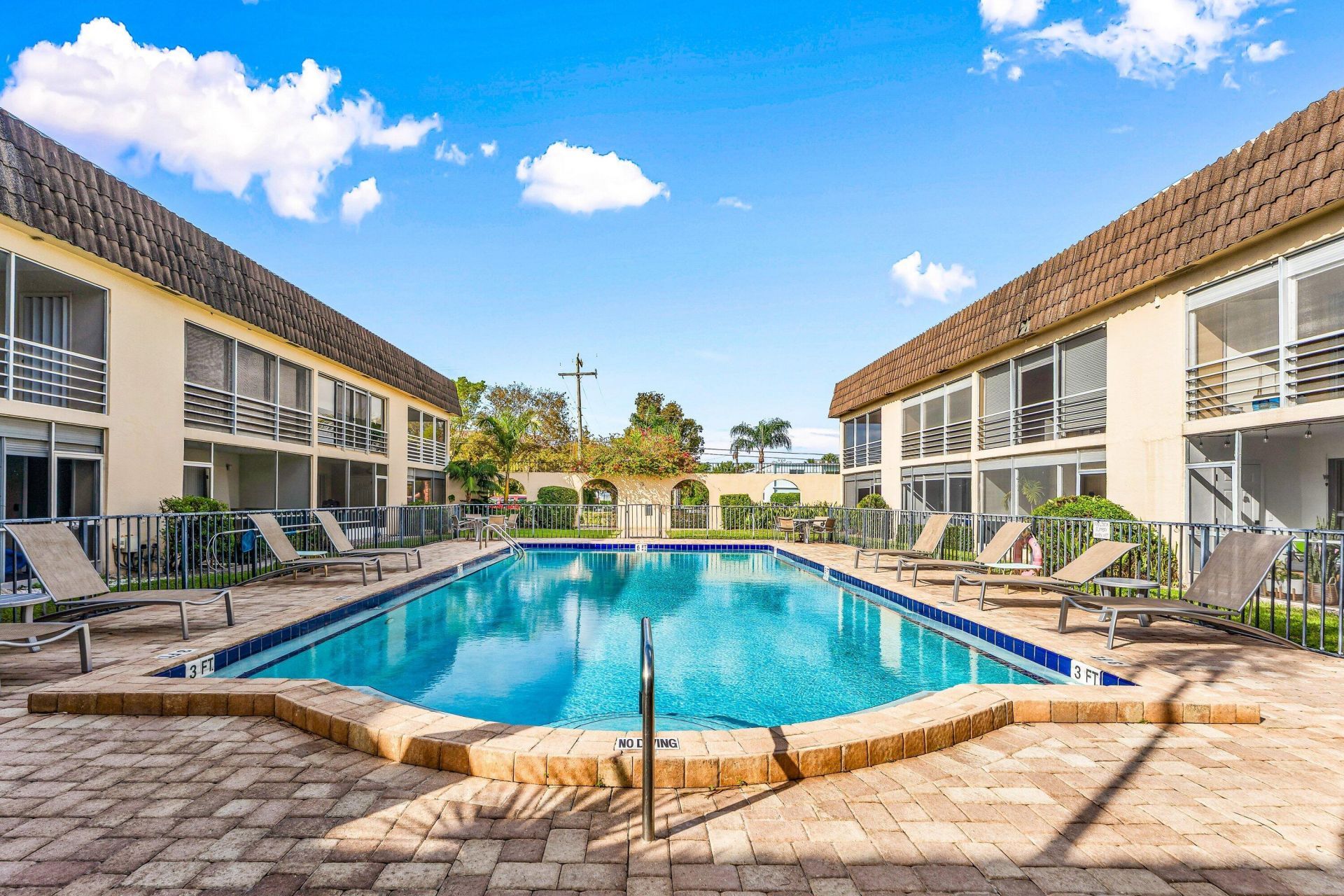 342 Southwind Drive, Unit 102, North Palm Beach, FL 33408 Photo