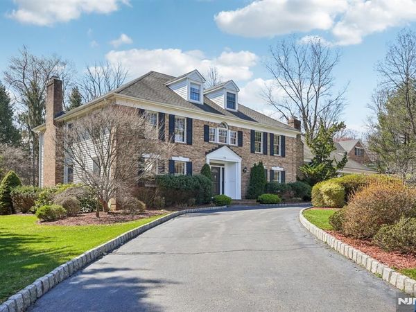 416 Devonshire Drive, FRANKLIN LAKES, NJ 07417