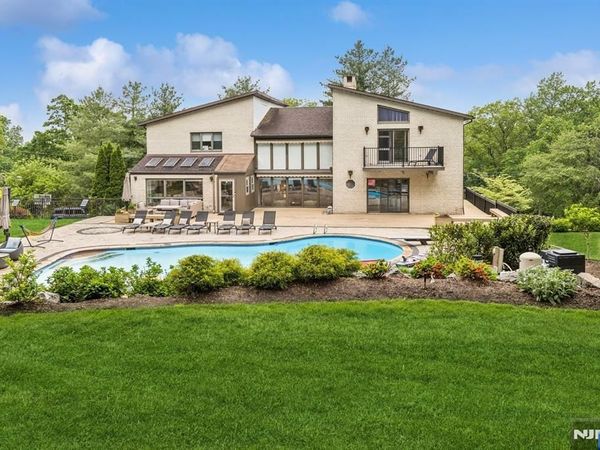 63 Eisenhower Drive, CRESSKILL, NJ 07626