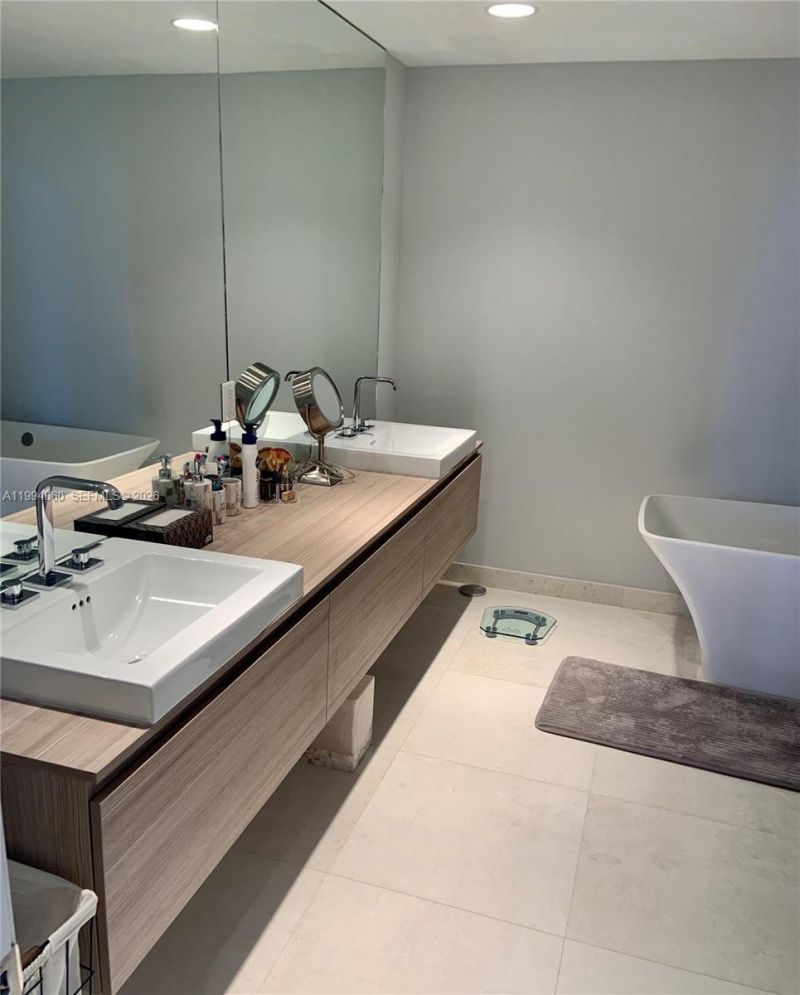 17301 Biscayne Blvd , Unit 1602, North Miami Beach, FL 33160 Photo