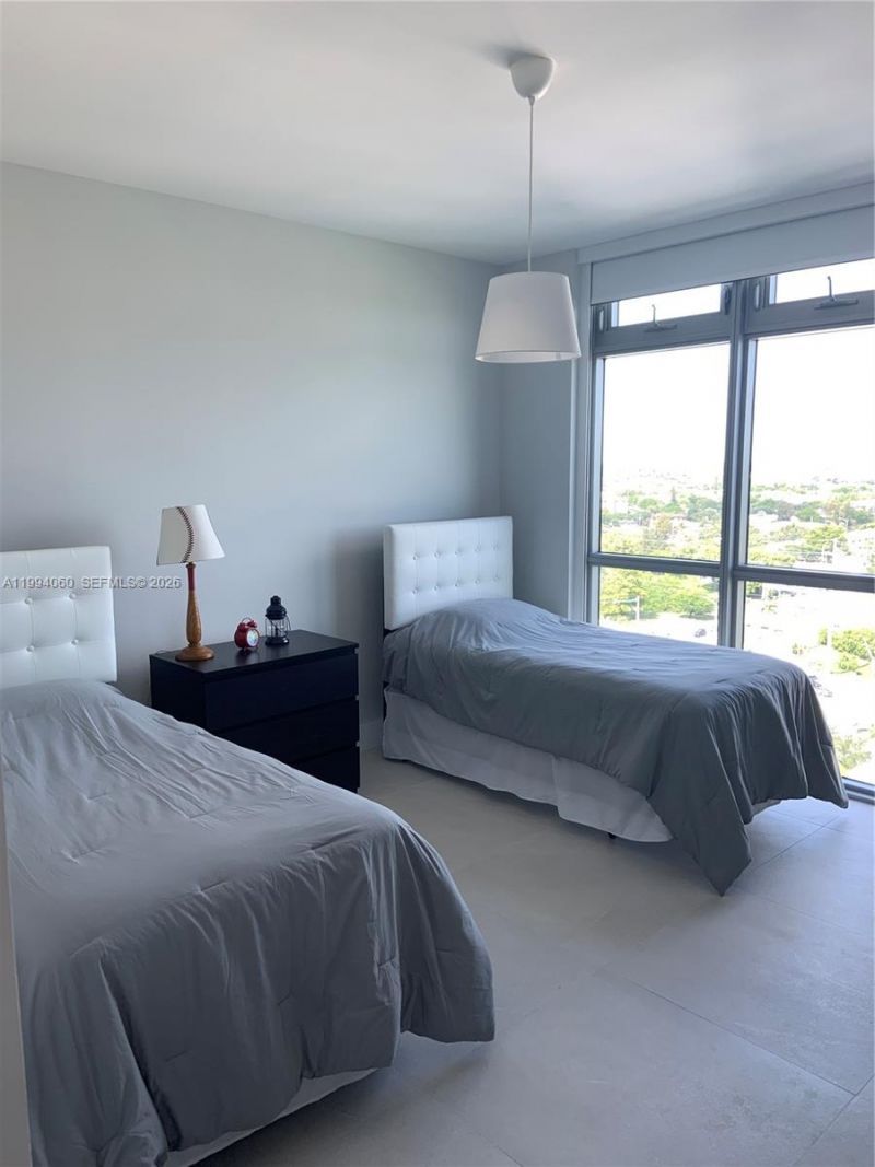 17301 Biscayne Blvd , Unit 1602, North Miami Beach, FL 33160 Photo