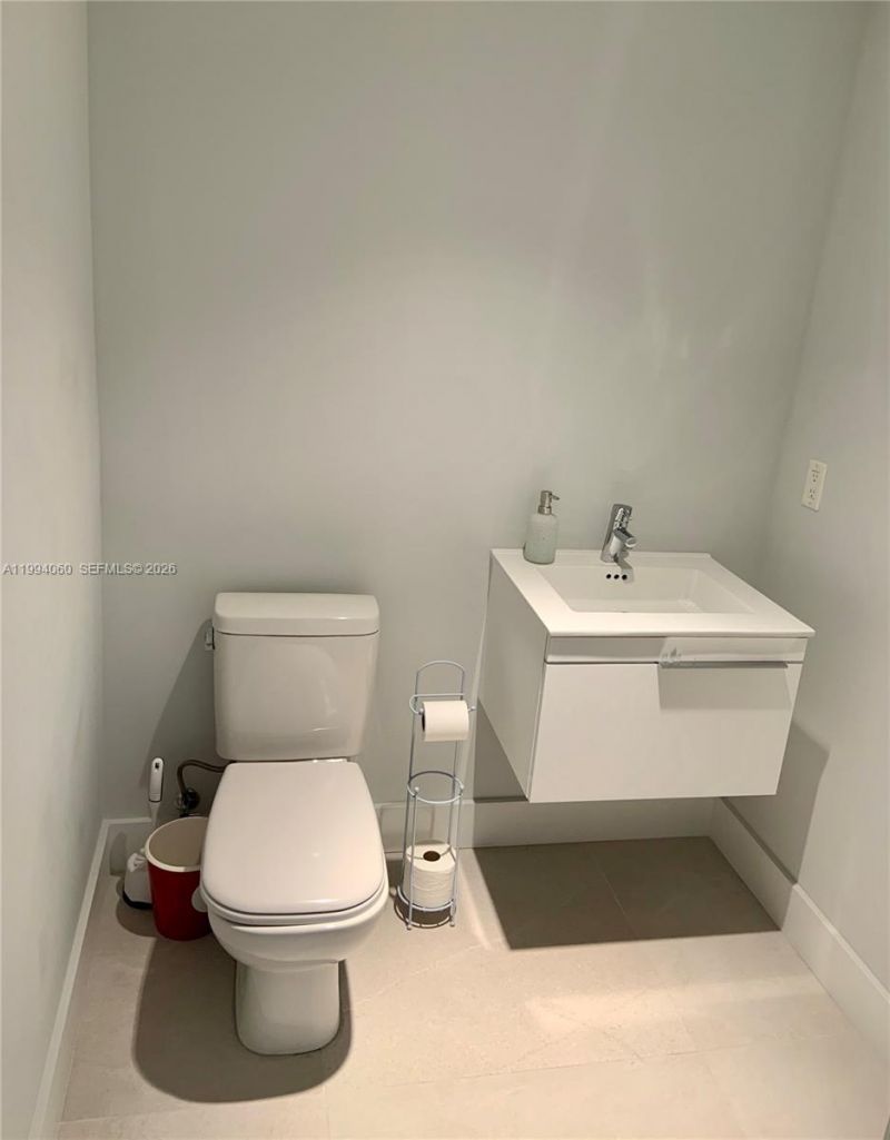 17301 Biscayne Blvd , Unit 1602, North Miami Beach, FL 33160 Photo