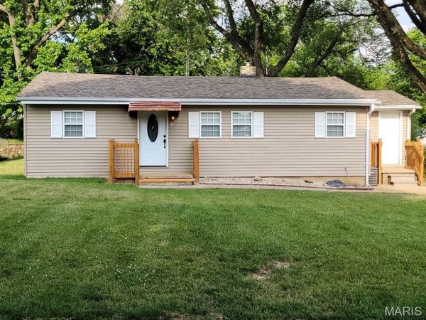 54 Monticello Place, Fairview Heights, IL 62208