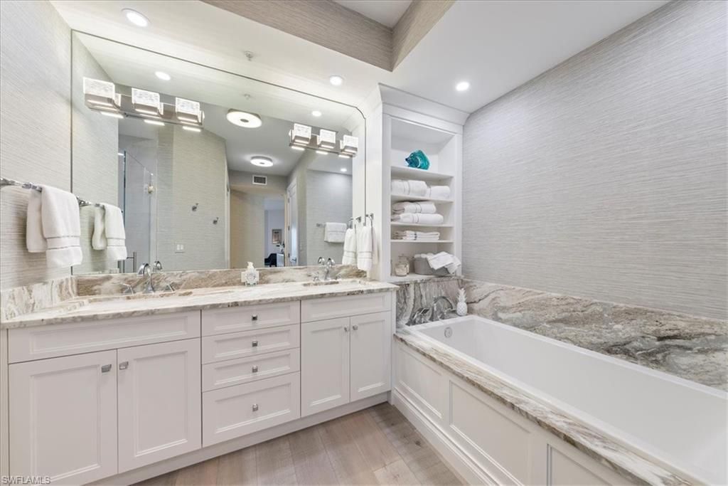 410 Flagship Dr , Unit 601, Naples, FL 34108 Photo