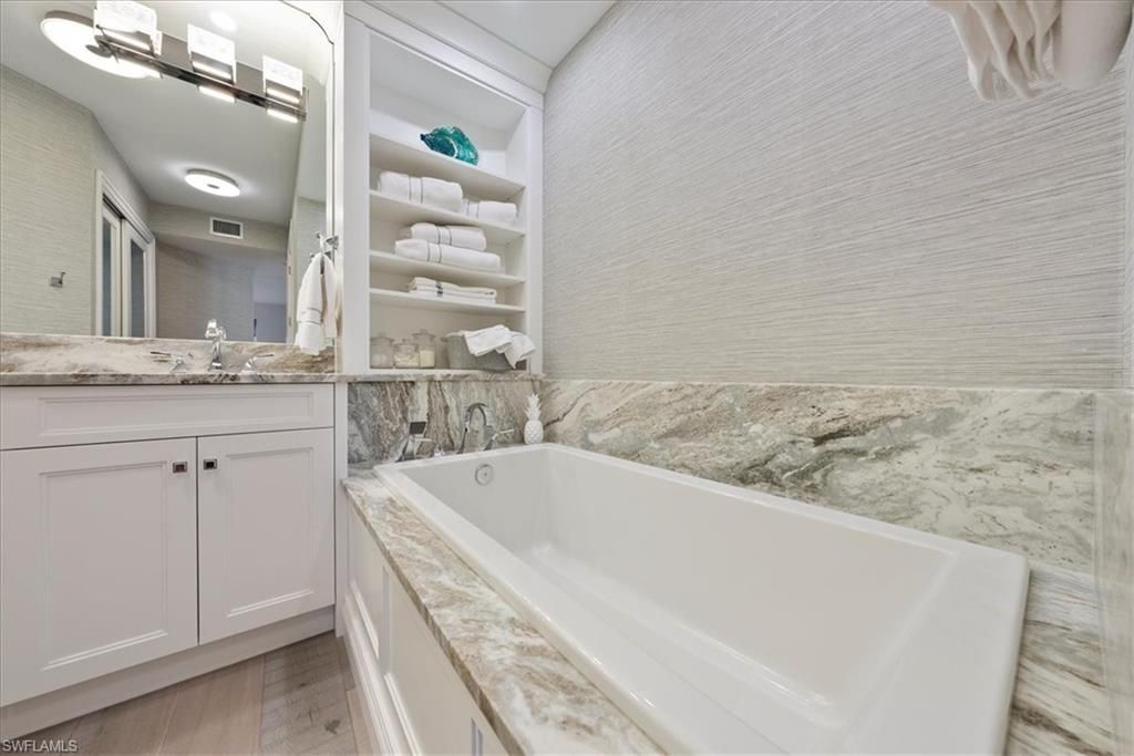 410 Flagship Dr , Unit 601, Naples, FL 34108 Photo