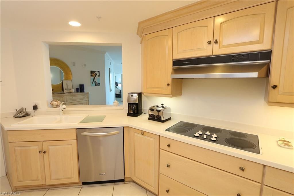 60 Seagate Dr , Unit 805, Naples, FL 34103 Photo