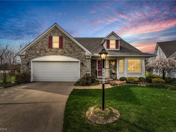16090 Yarmouth Oval , Middleburg Heights, OH 44130