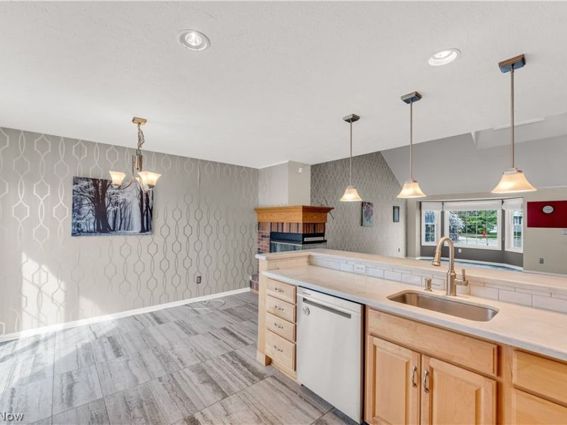 16090 Yarmouth Oval , Middleburg Heights, OH 44130 Photo 11