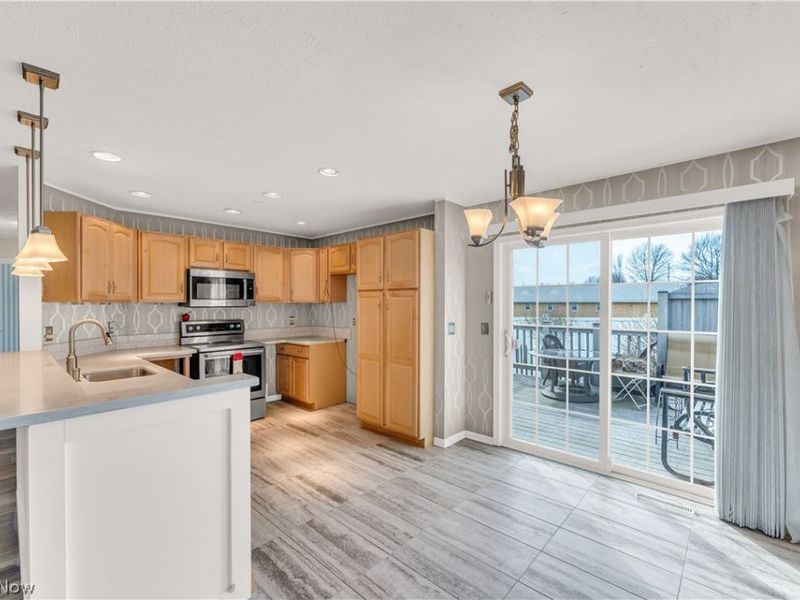 16090 Yarmouth Oval , Middleburg Heights, OH 44130 Photo 13