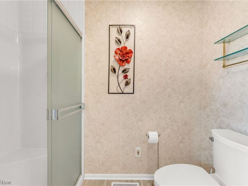 16090 Yarmouth Oval , Middleburg Heights, OH 44130 Photo 21