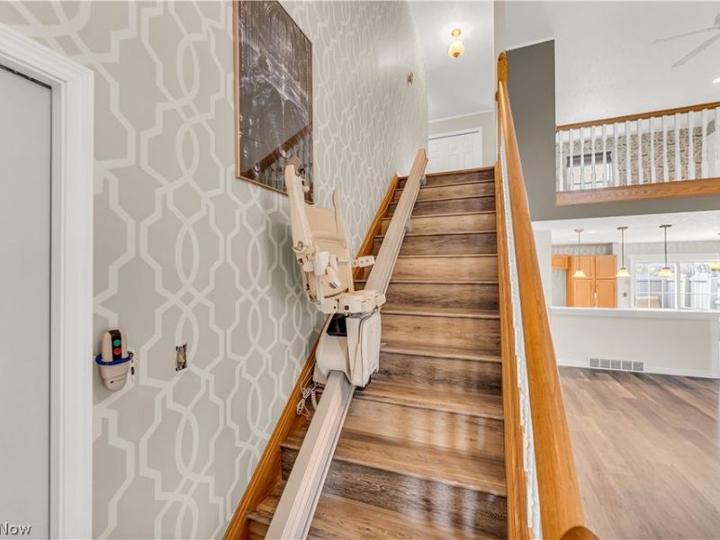 16090 Yarmouth Oval , Middleburg Heights, OH 44130 Photo 23