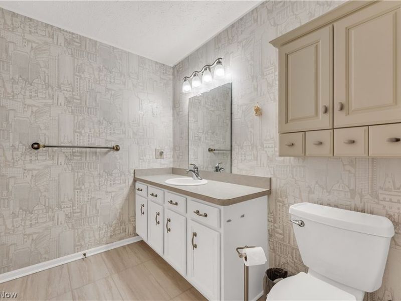 16090 Yarmouth Oval , Middleburg Heights, OH 44130 Photo 27