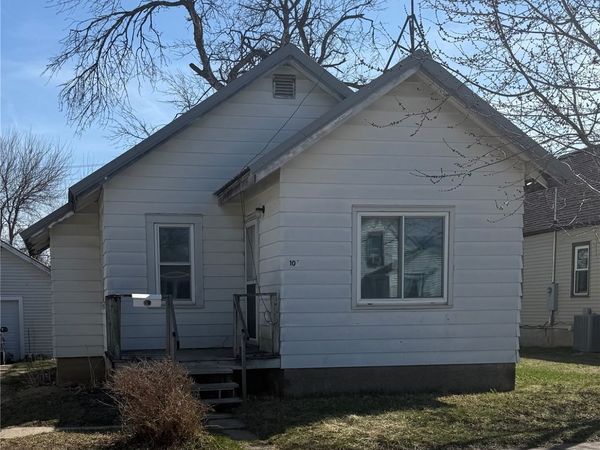 106 Ohio Avenue , Iowa Falls, IA 50126