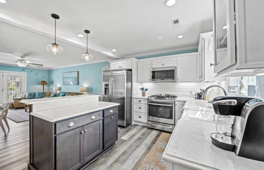 404 33rd Ave. N  Photo 4