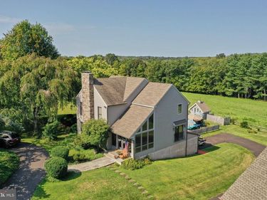 110 CLAY RIDGE ROAD, OTTSVILLE, PA 18942