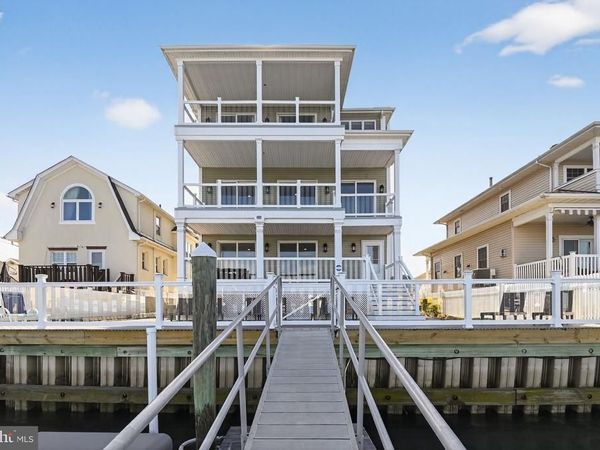 739 N MASSACHUSETTS AVENUE , ATLANTIC CITY, NJ 08401