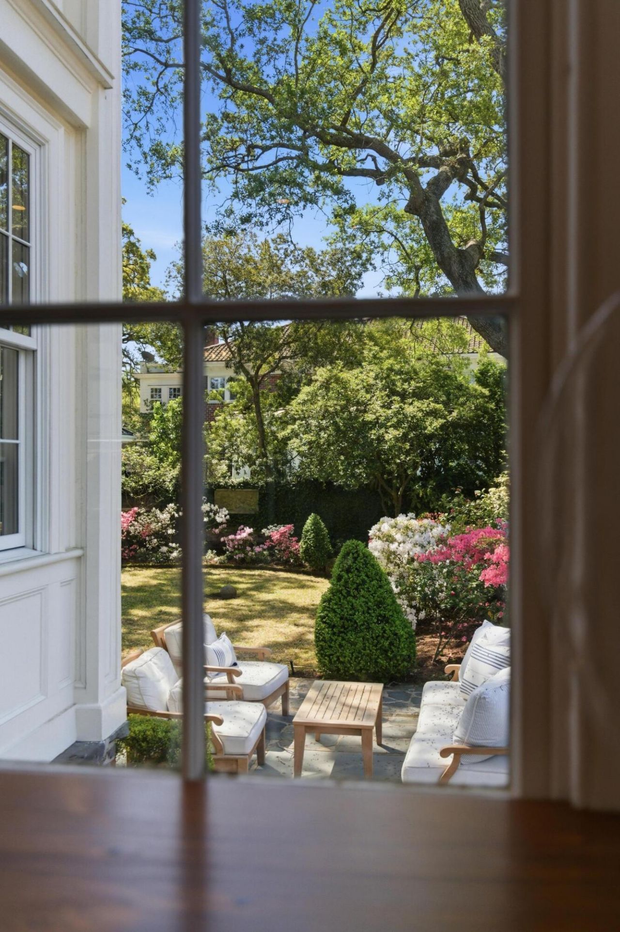 7 Lowndes Street Photo 24