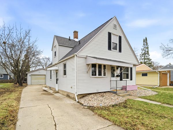 279 Vincent St, Fond Du Lac, WI 54935