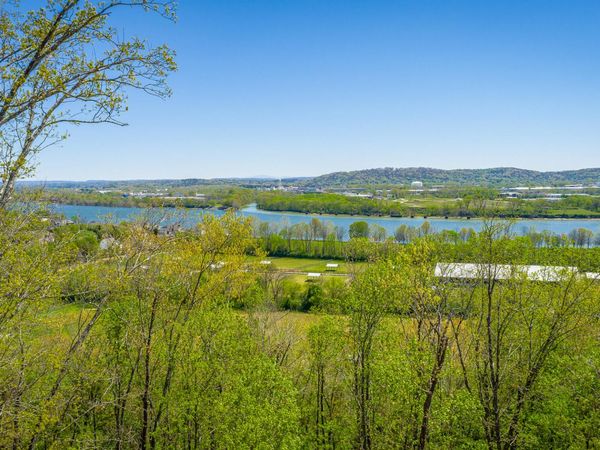 1111 Rivercrest Drive, Chattanooga, TN 37415