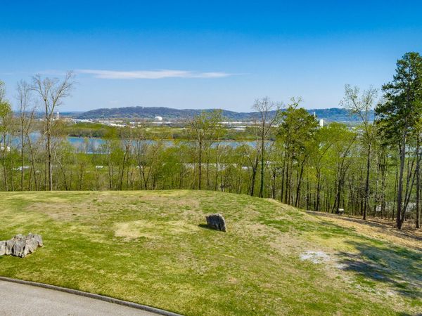 1111 Rivercrest Drive, Chattanooga, TN 37415