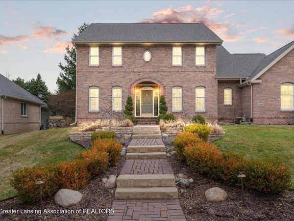 2120 Walmar Drive, Lansing, MI 48917