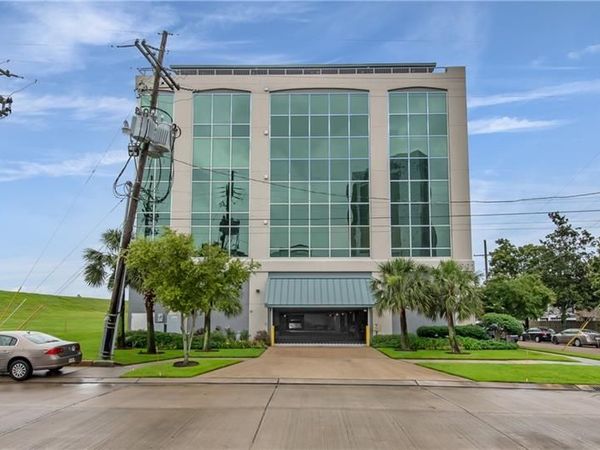 3901 RIDGELAKE Drive, Unit 4A, Metairie, LA 70002