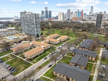 1550 Cherboneau Place, Detroit, MI 48207