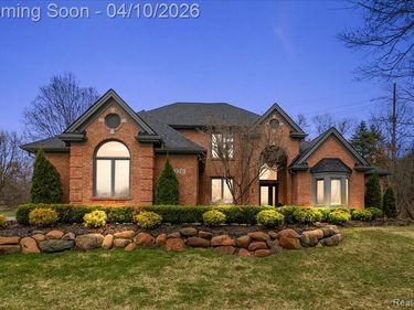 120 Wendover Court, Commerce Twp, MI 48390