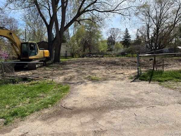 21308 Waldron Street, Farmington Hills, MI 48336