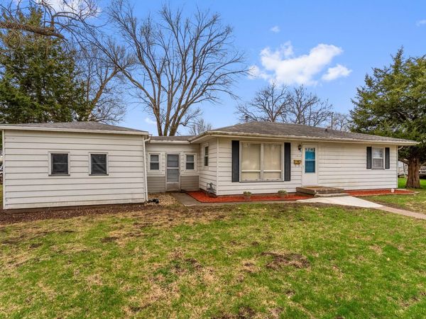 1904 ONEIDA, Muscatine, IA 52761