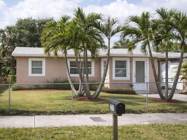 2512 NW 9th Court, Fort Lauderdale, FL 33311