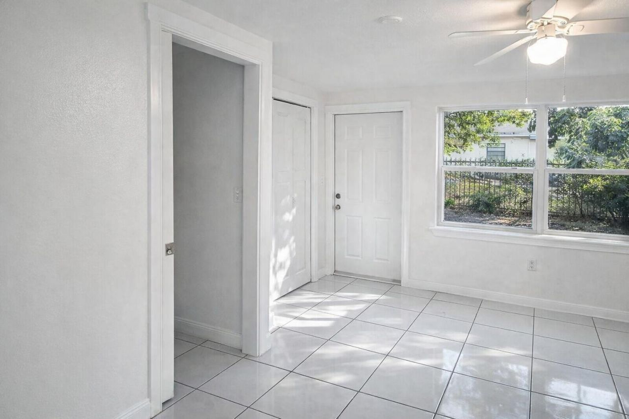 2512 NW 9th Court, Fort Lauderdale, FL 33311 Photo