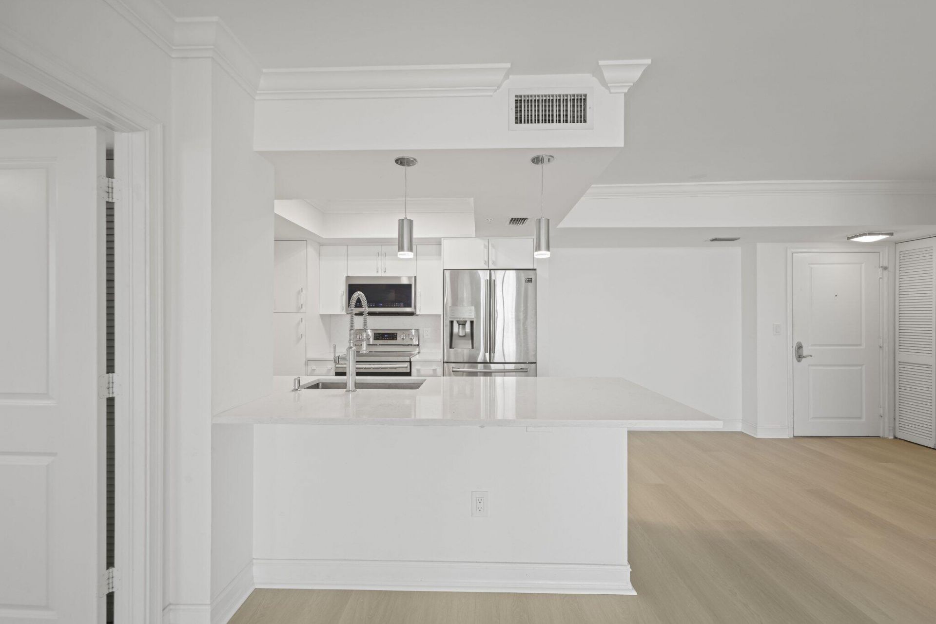 99 SE Mizner Boulevard, Unit 609, Boca Raton, FL 33432 Photo
