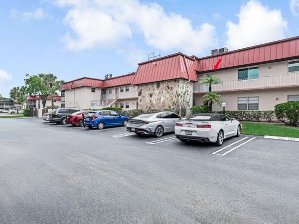 12022 W Greenway Drive, Unit 204, Royal Palm Beach, FL 33411
