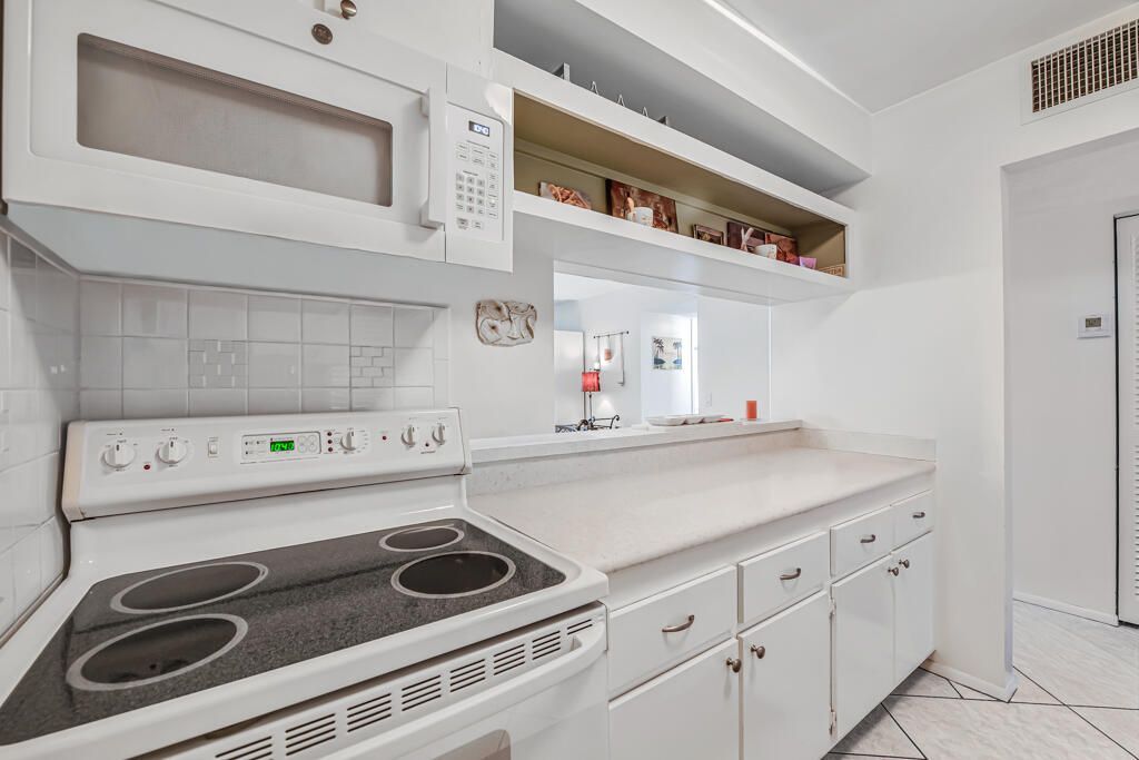 12022 W Greenway Drive, Unit 204, Royal Palm Beach, FL 33411 Photo