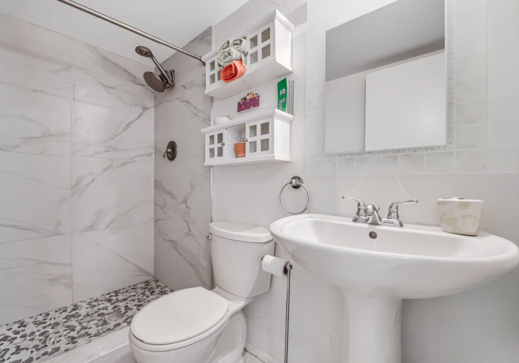 12022 W Greenway Drive, Unit 204, Royal Palm Beach, FL 33411 Photo