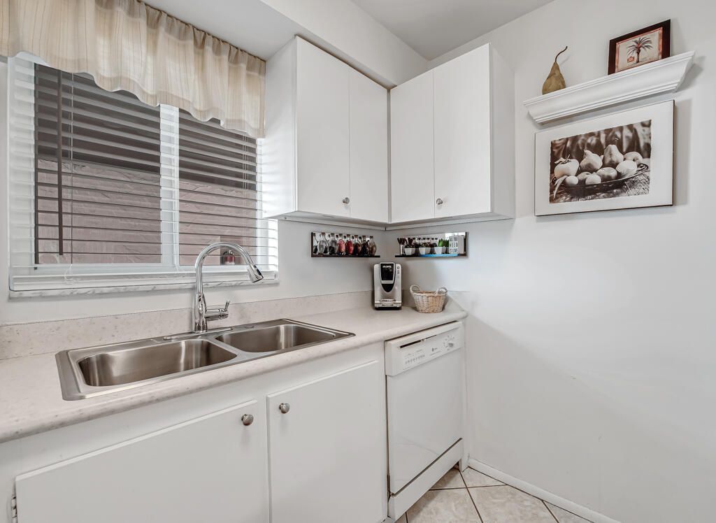 12022 W Greenway Drive, Unit 204, Royal Palm Beach, FL 33411 Photo