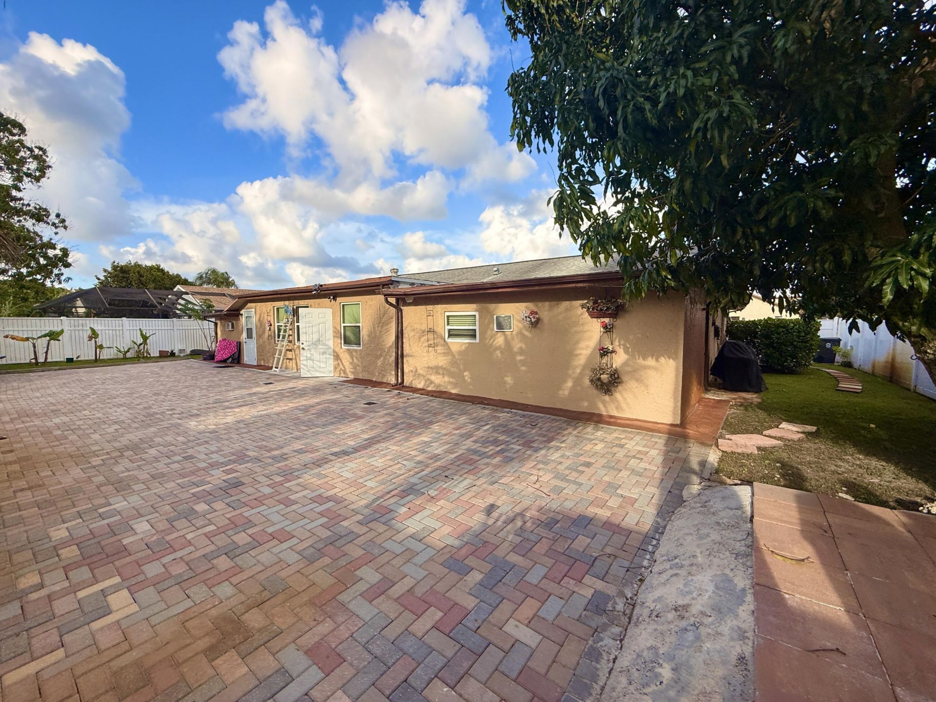5279 W Woodstone Cir Circle W, Lake Worth, FL 33463 Photo