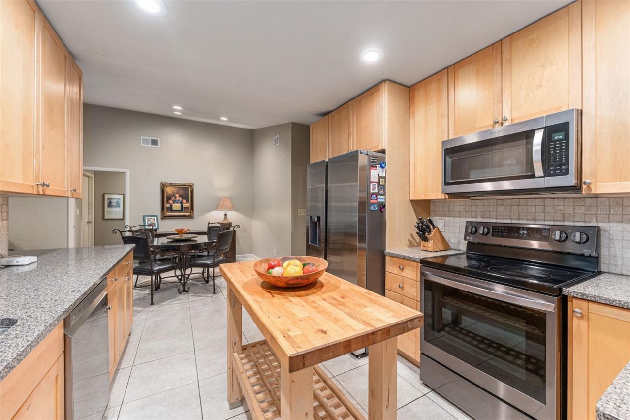 2725 NW 38th Street , Gainesville, FL 32605 Photo