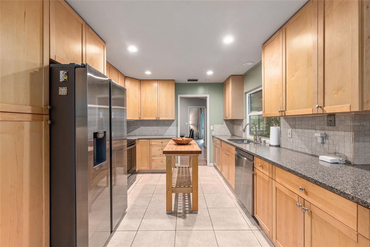 2725 NW 38th Street , Gainesville, FL 32605 Photo