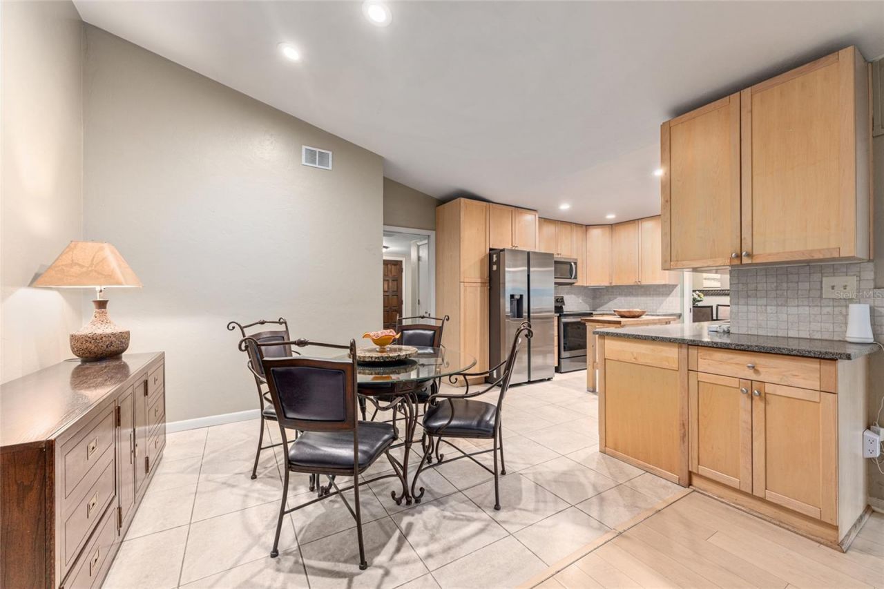 2725 NW 38th Street , Gainesville, FL 32605 Photo