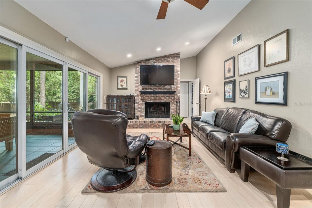 2725 NW 38th Street , Gainesville, FL 32605 Photo