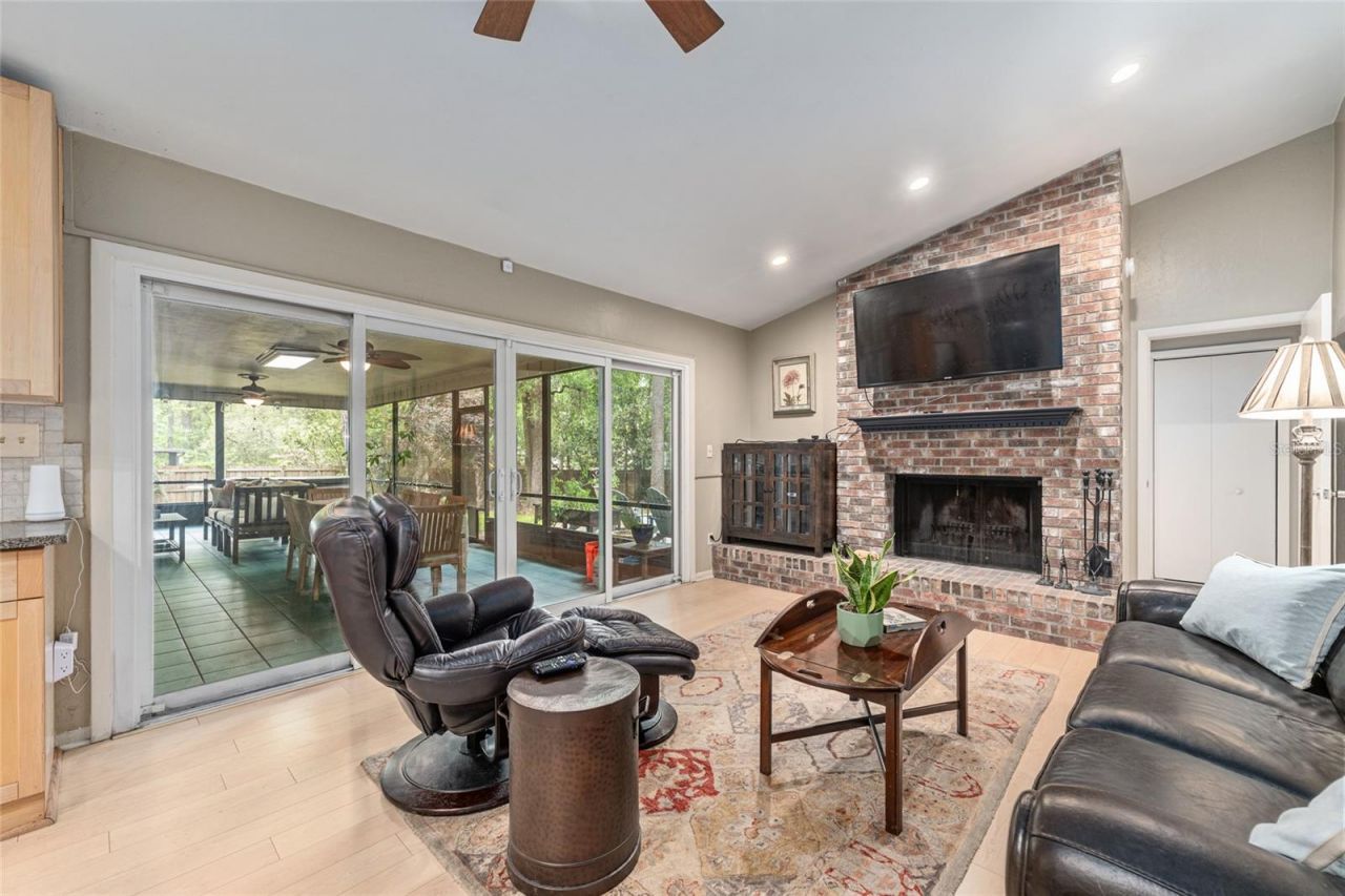 2725 NW 38th Street , Gainesville, FL 32605 Photo