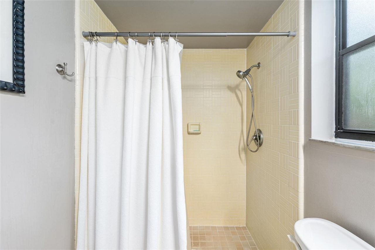 2725 NW 38th Street , Gainesville, FL 32605 Photo