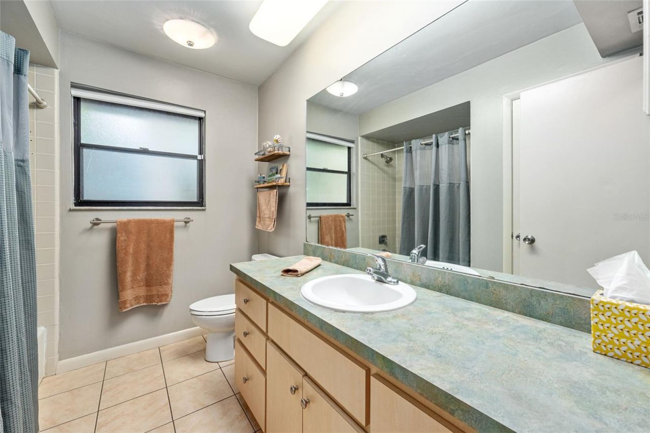 2725 NW 38th Street , Gainesville, FL 32605 Photo