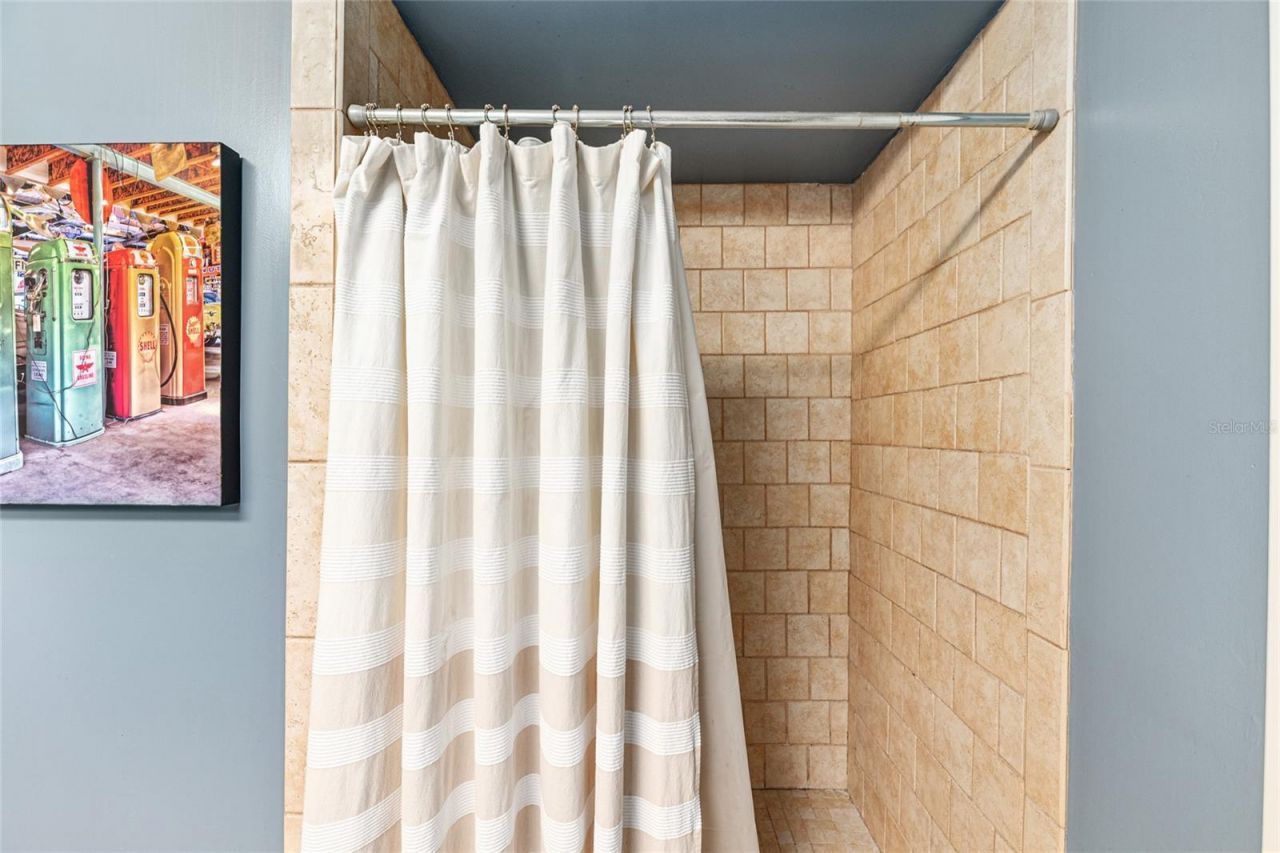 2725 NW 38th Street , Gainesville, FL 32605 Photo