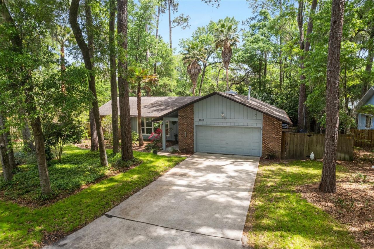 2725 NW 38th Street , Gainesville, FL 32605 Photo